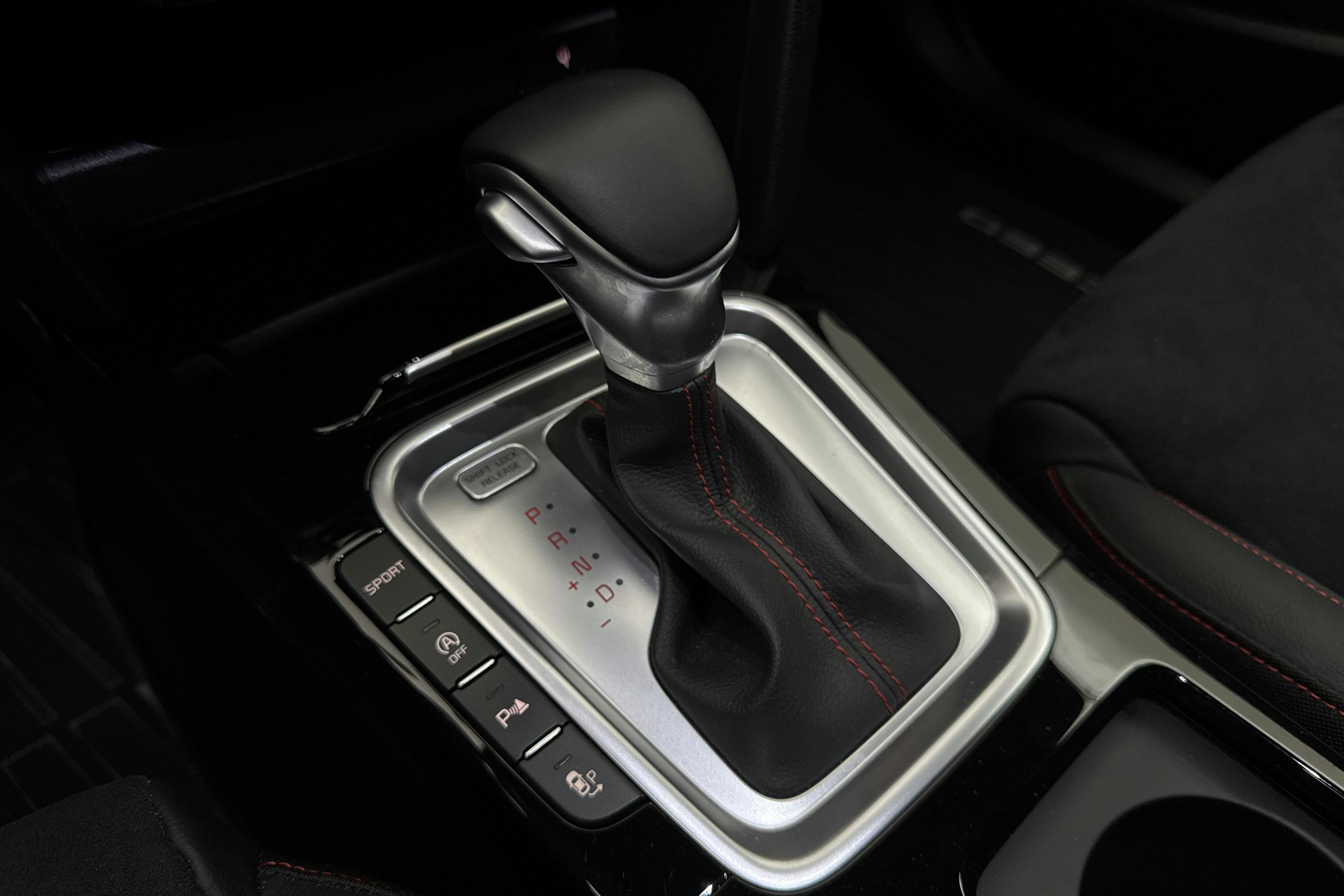 Vehicle Image 17