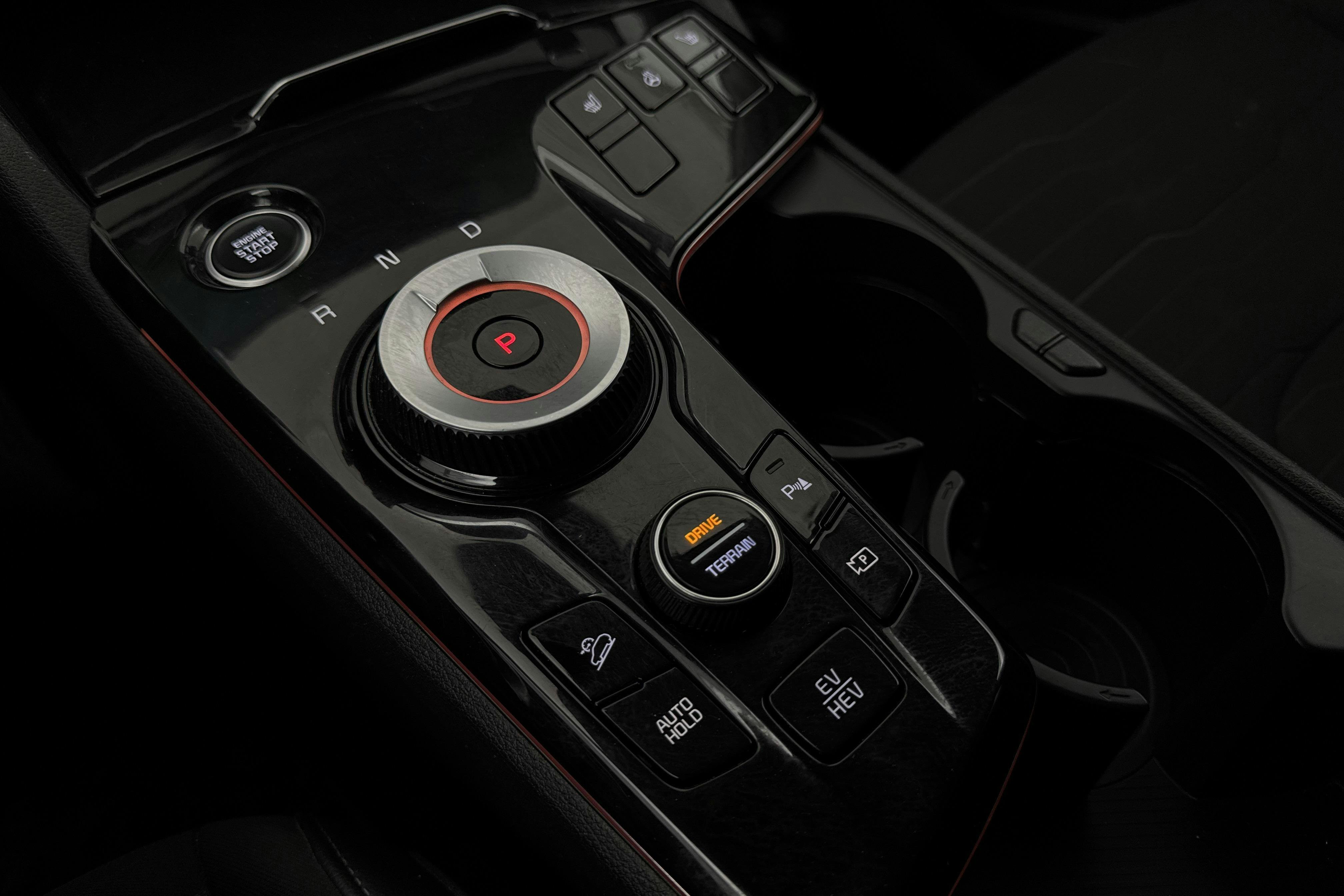 Vehicle Image 16