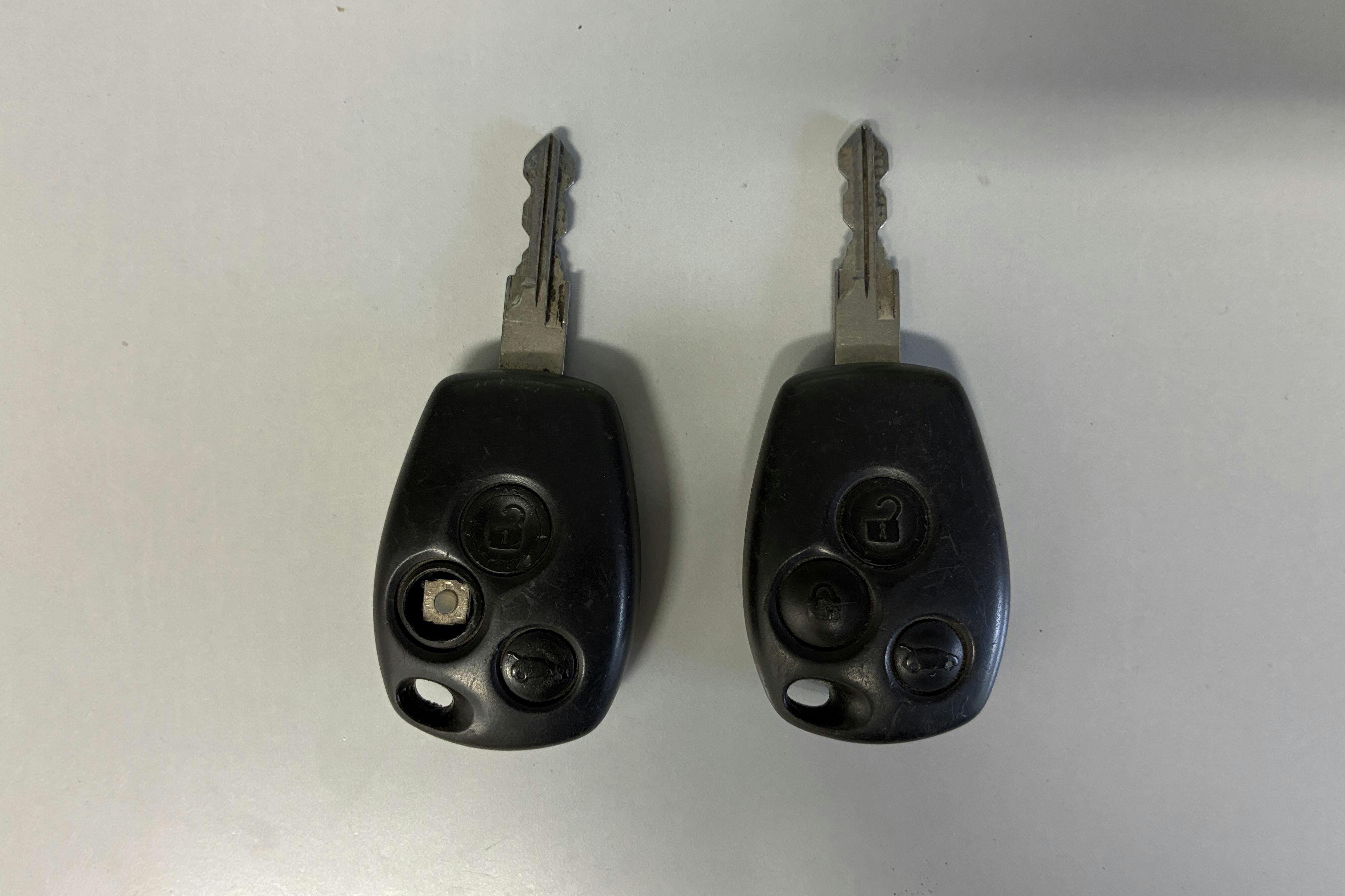 Vehicle Image 16