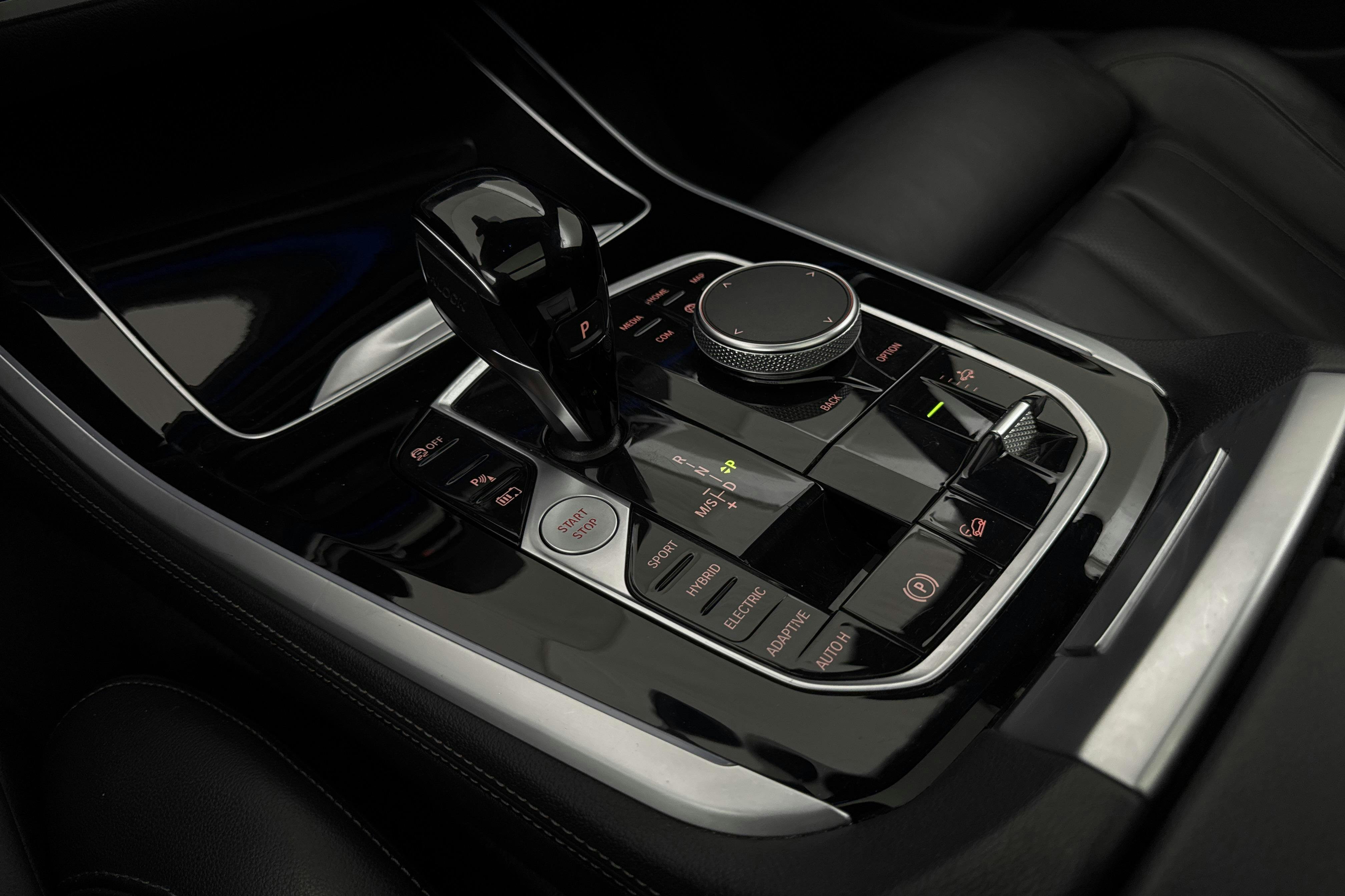 Vehicle Image 19