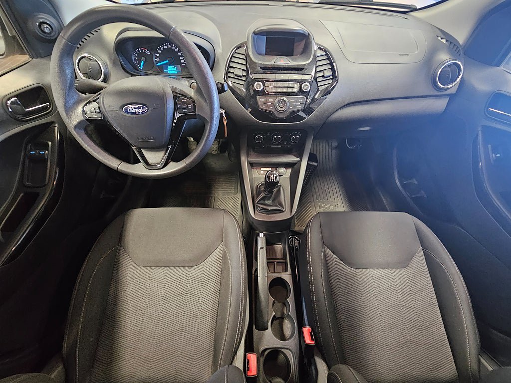 Vehicle Image 8