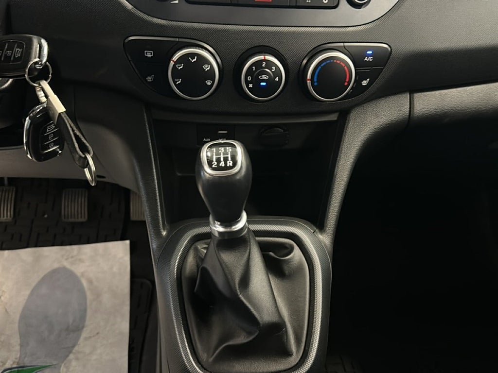 Vehicle Image 19