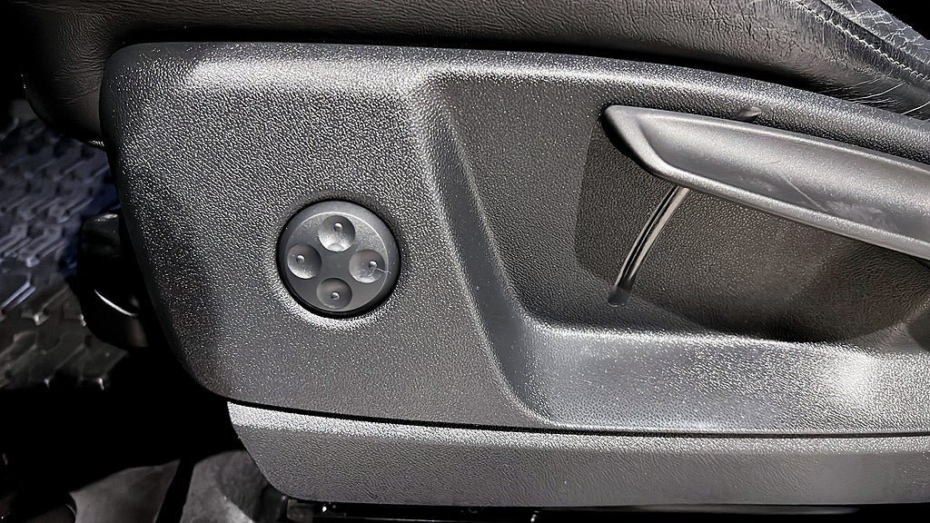 Vehicle Image 17