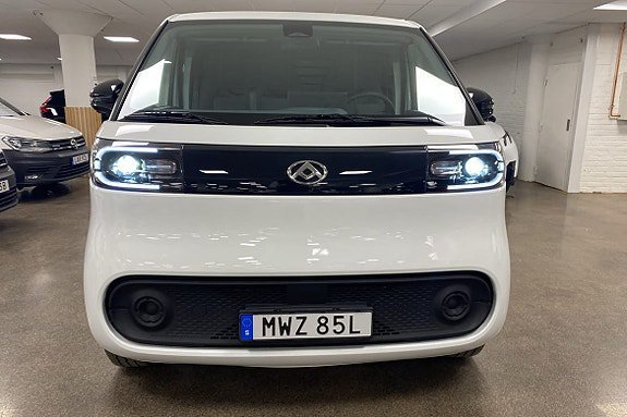 Vehicle Image 13