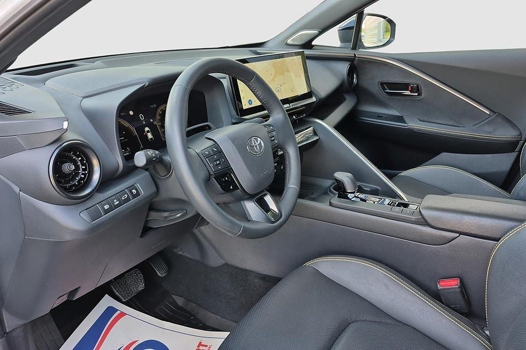 Vehicle Image 7
