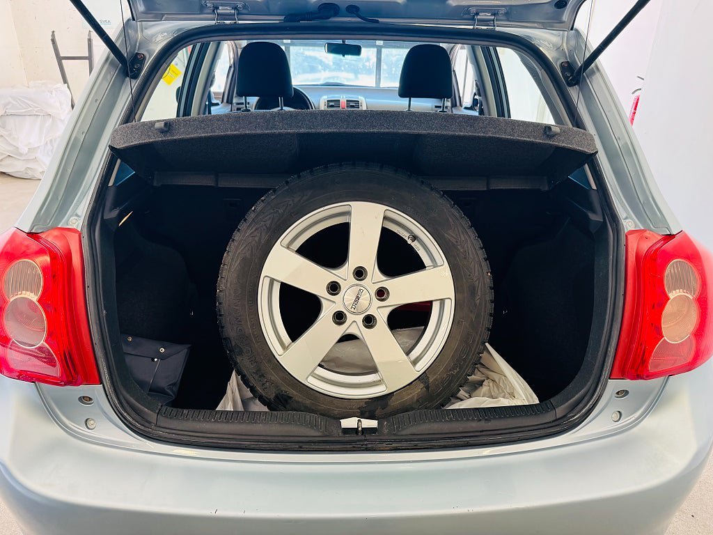 Vehicle Image 12