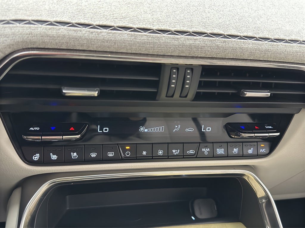 Vehicle Image 27