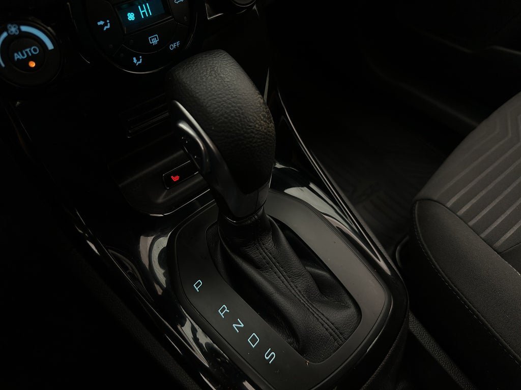 Vehicle Image 21