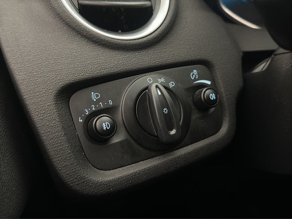 Vehicle Image 26
