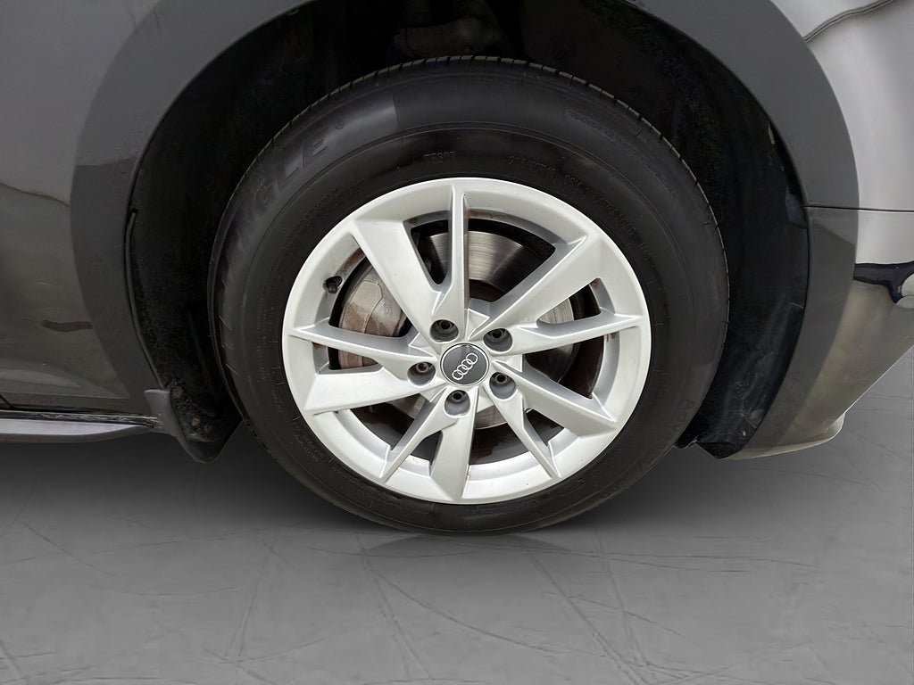 Vehicle Image 35