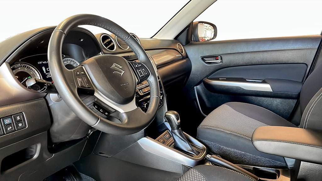 Vehicle Image 7
