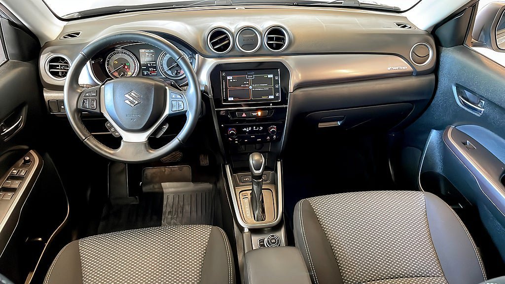 Vehicle Image 10