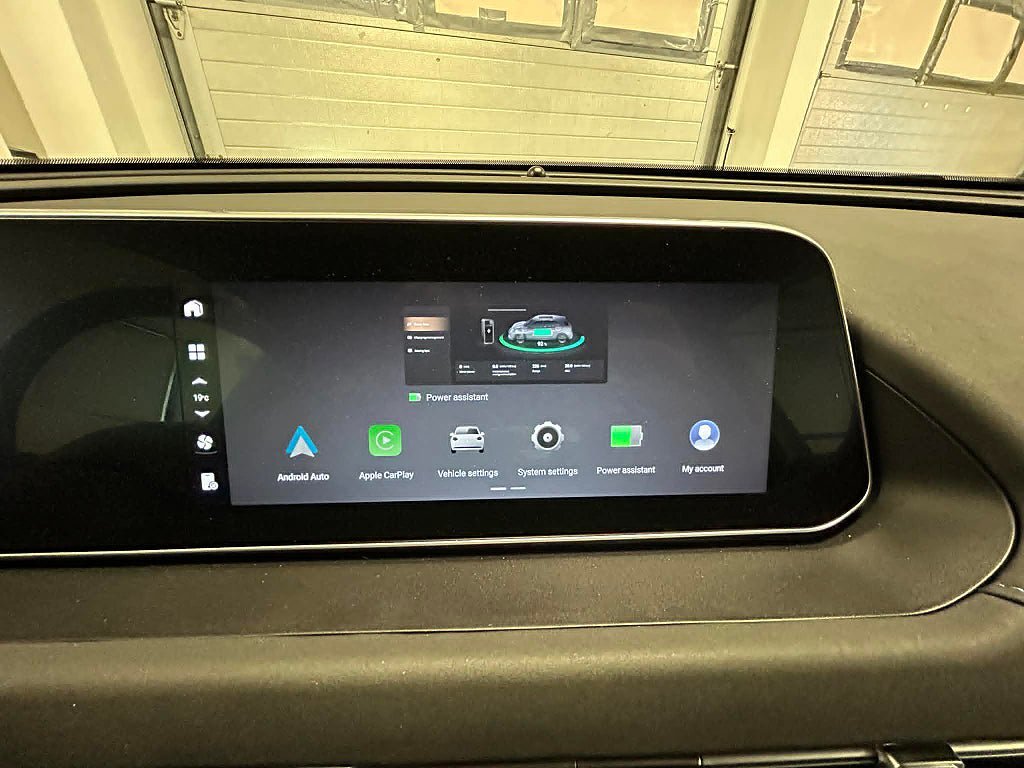Vehicle Image 14