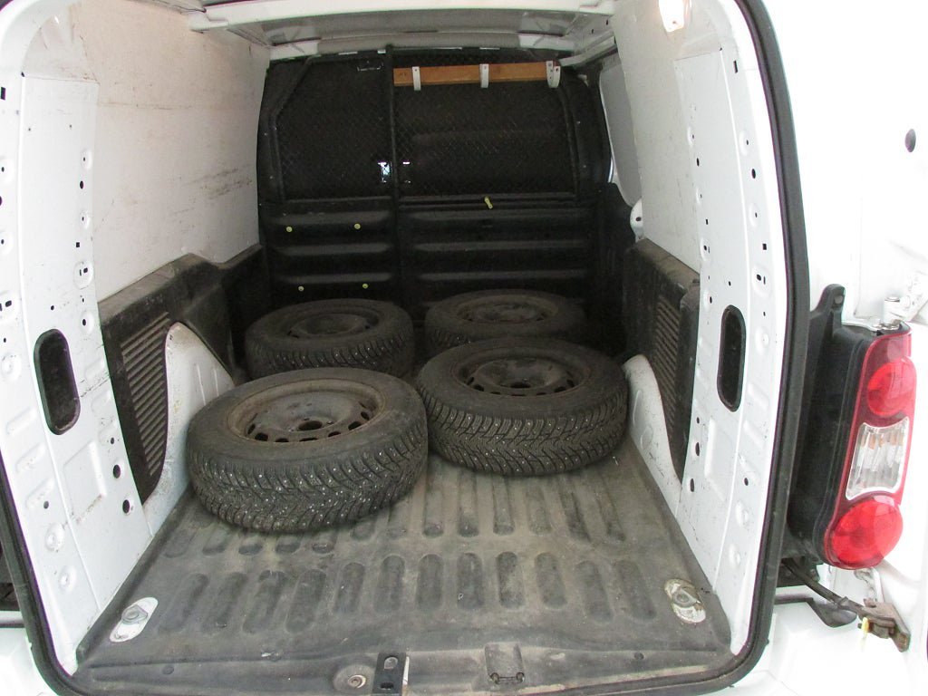 Vehicle Image 9