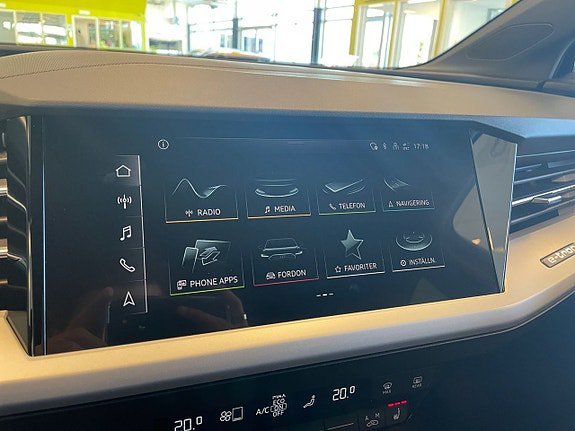 Vehicle Image 25