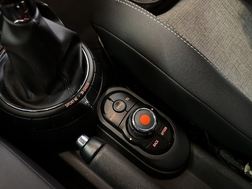Vehicle Image 27