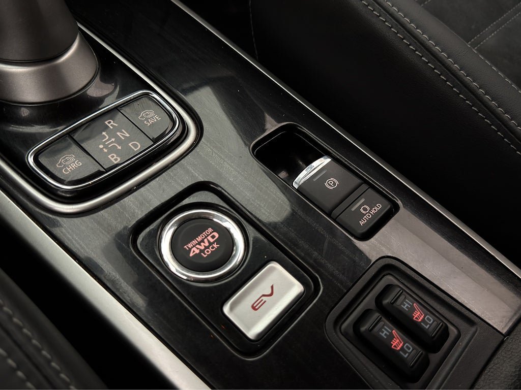 Vehicle Image 25