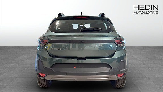 Vehicle Image 7