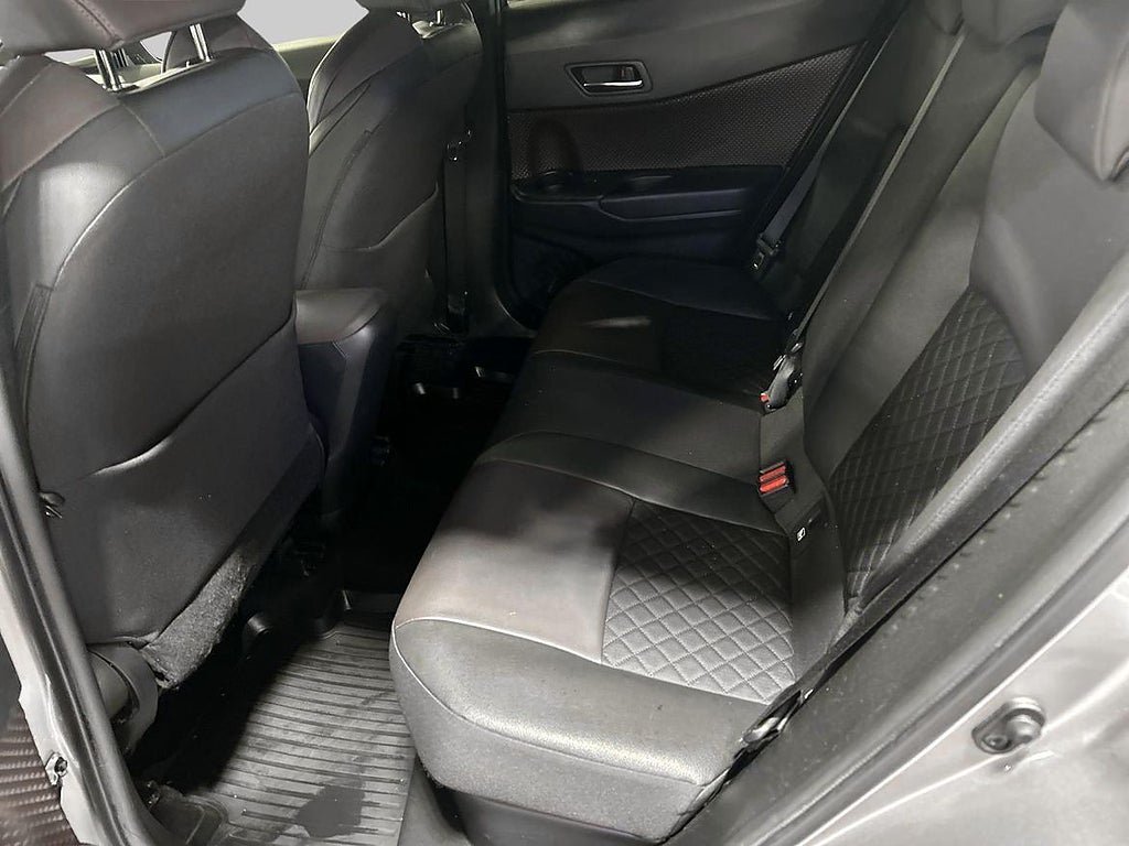 Vehicle Image 10