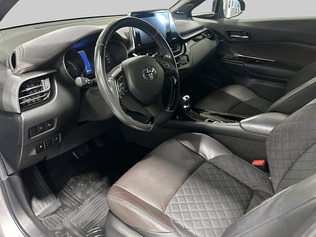 Vehicle Image 13