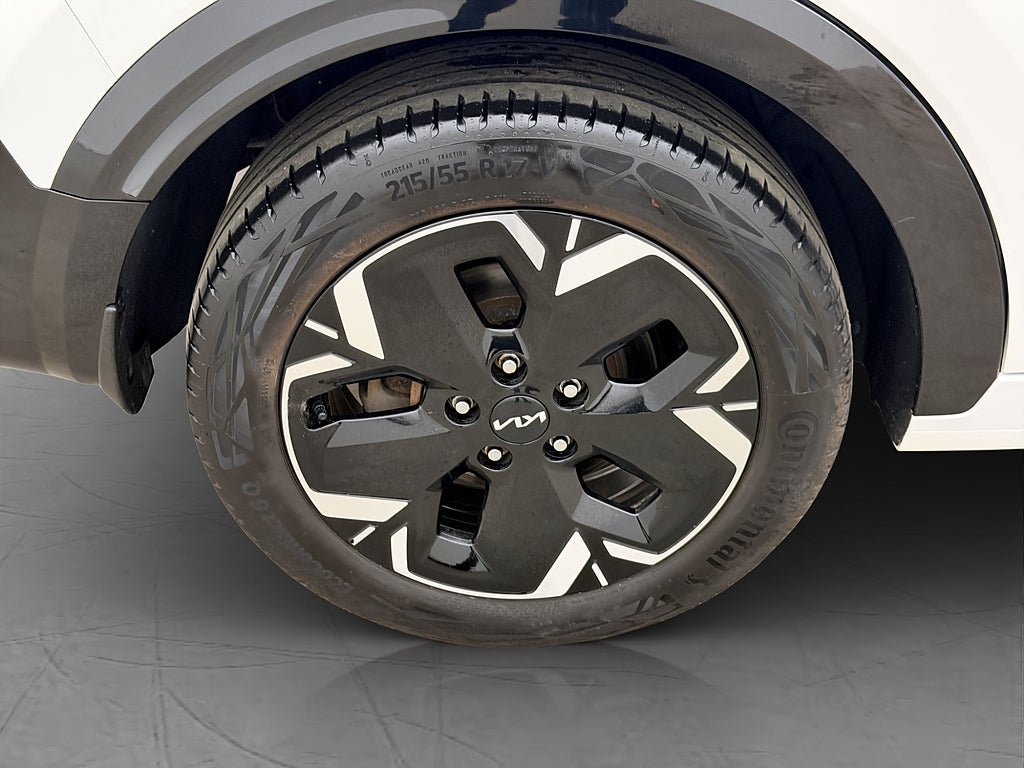 Vehicle Image 35