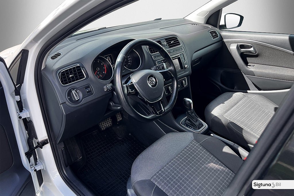 Vehicle Image 13