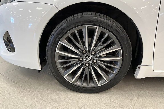Vehicle Image 17