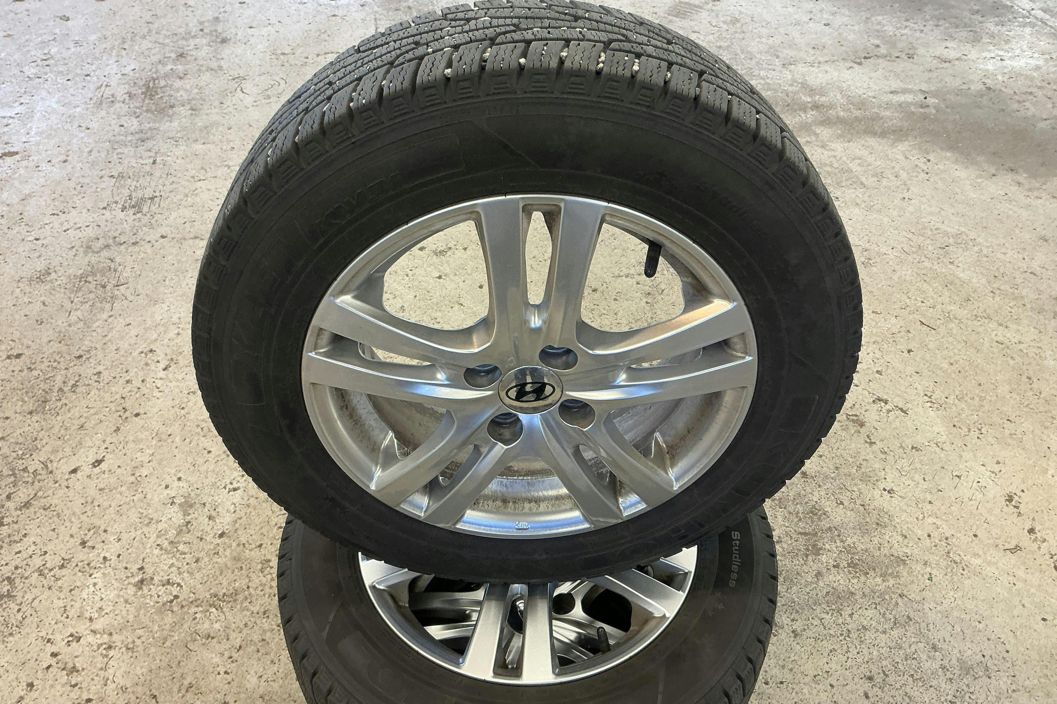 Vehicle Image 13