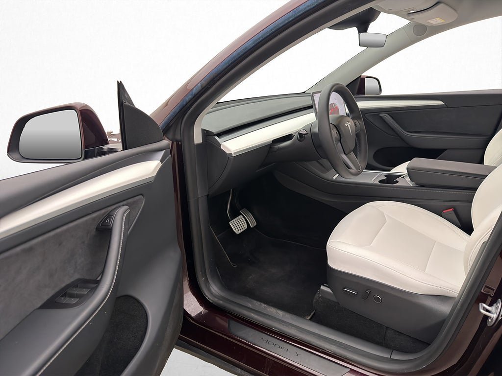 Vehicle Image 10
