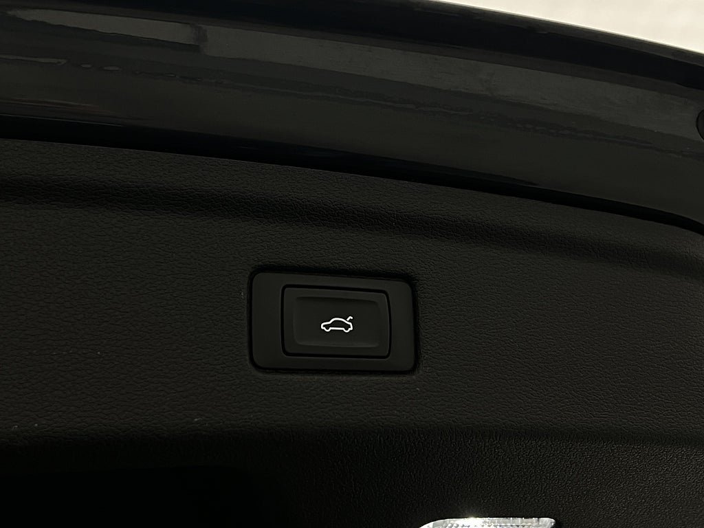 Vehicle Image 29