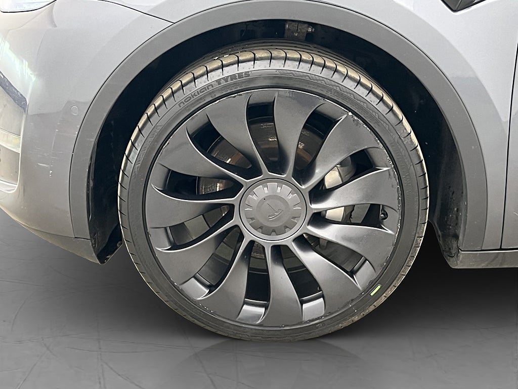 Vehicle Image 32