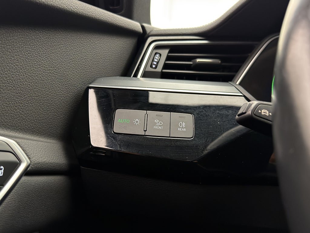 Vehicle Image 27