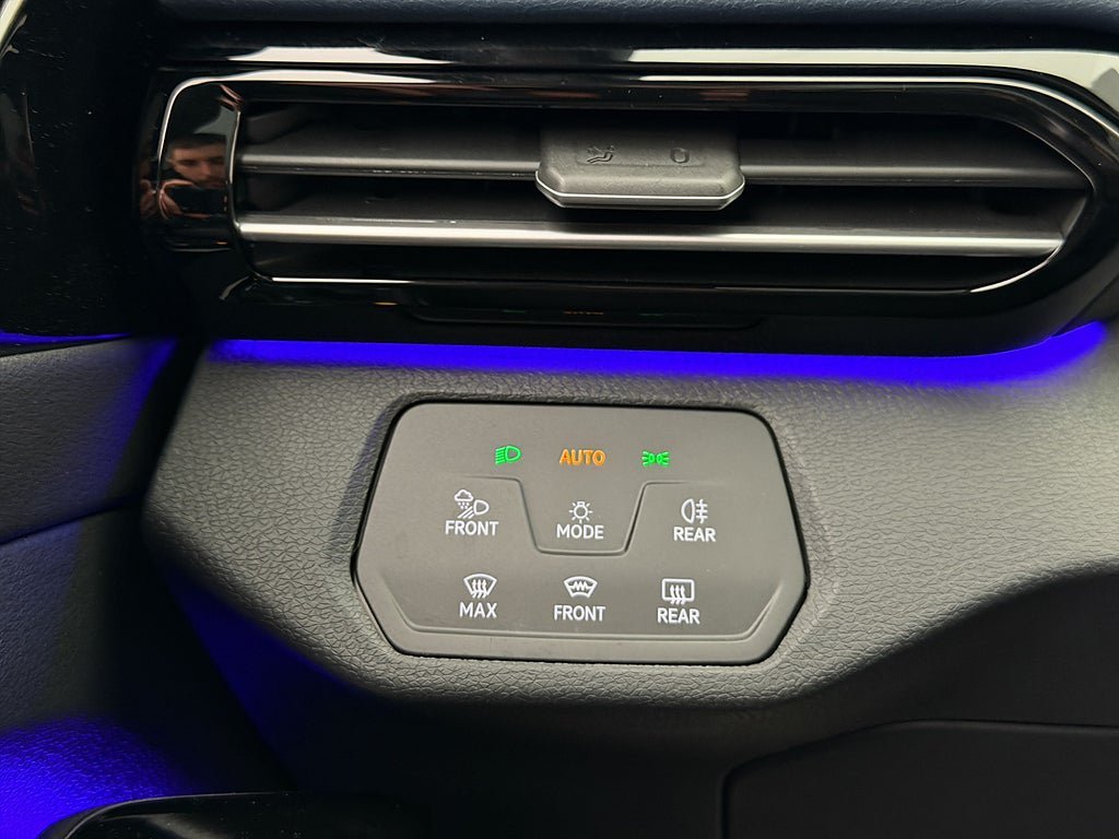 Vehicle Image 26