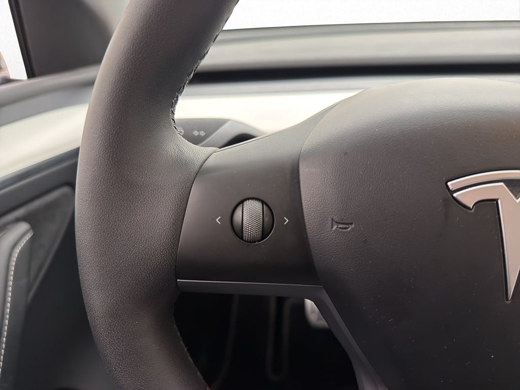 Vehicle Image 28