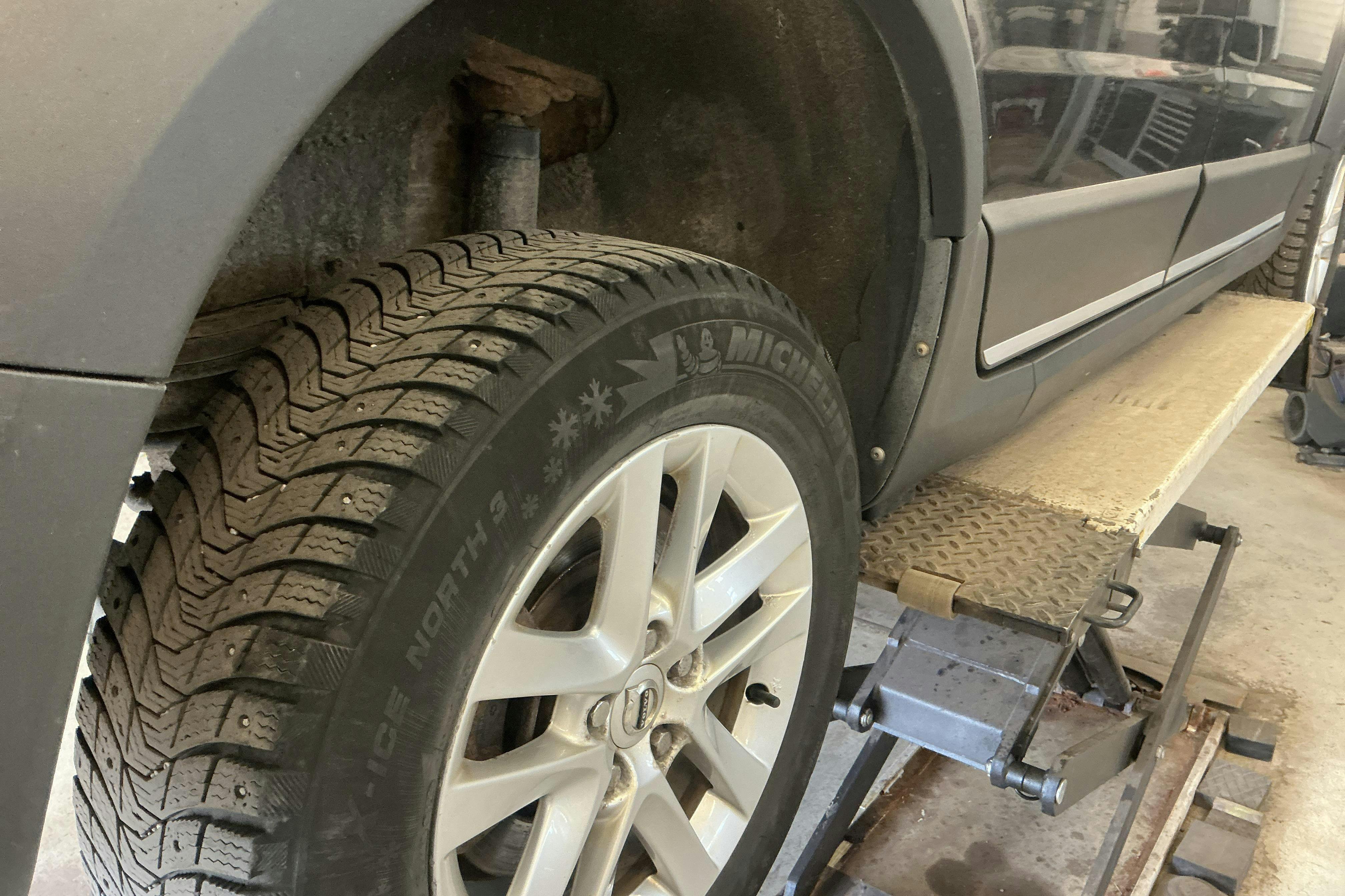 Vehicle Image 12