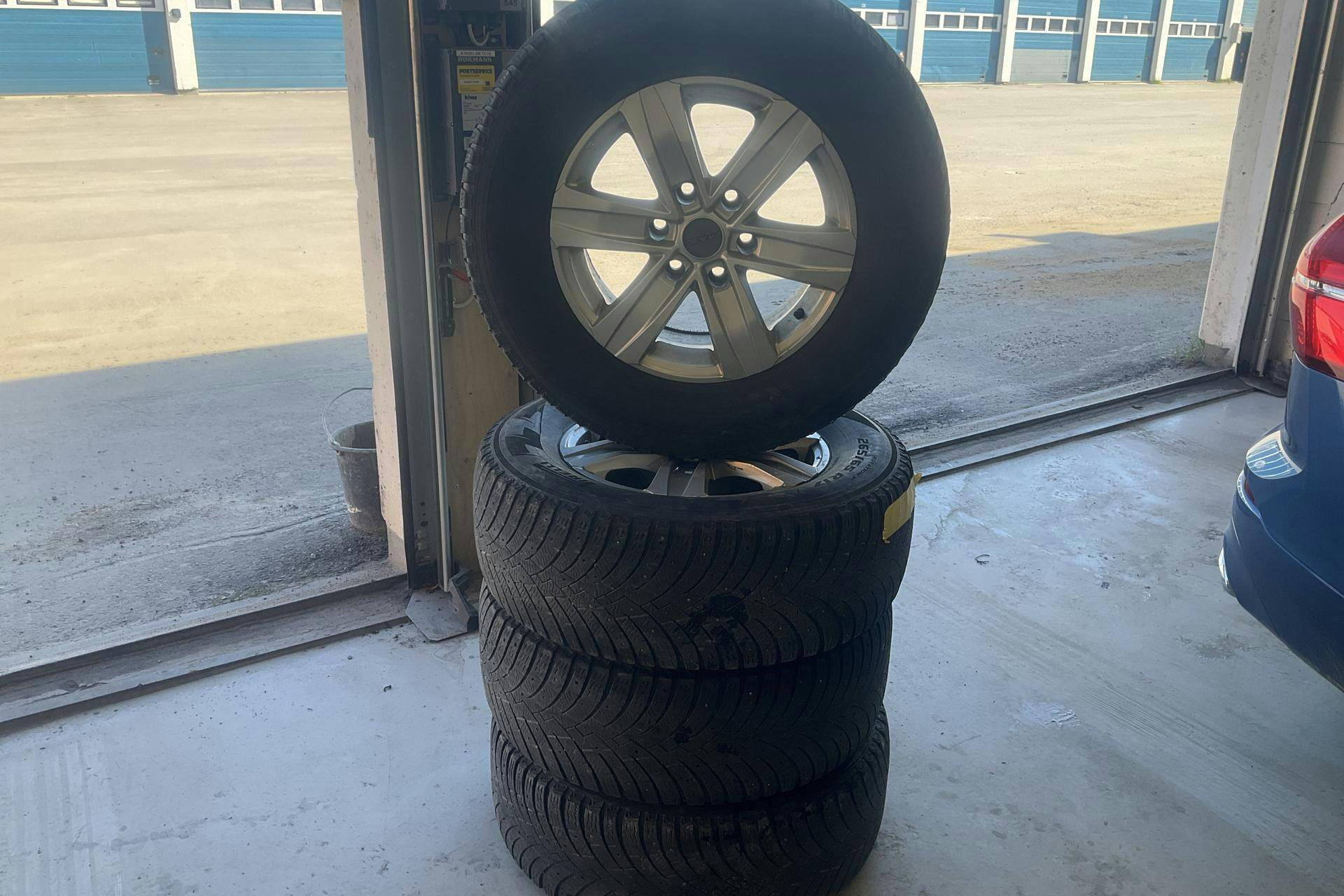 Vehicle Image 18