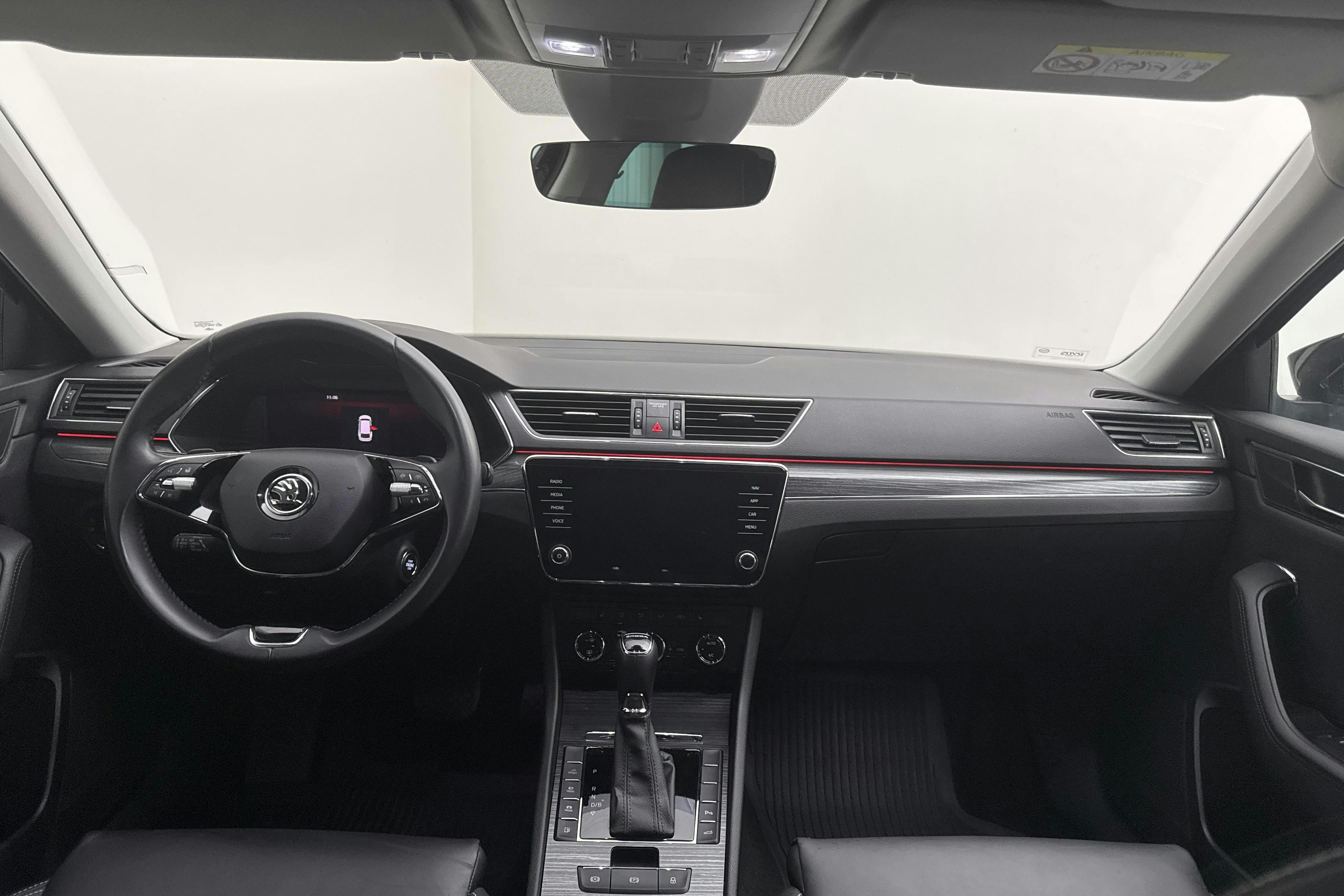 Vehicle Image 6