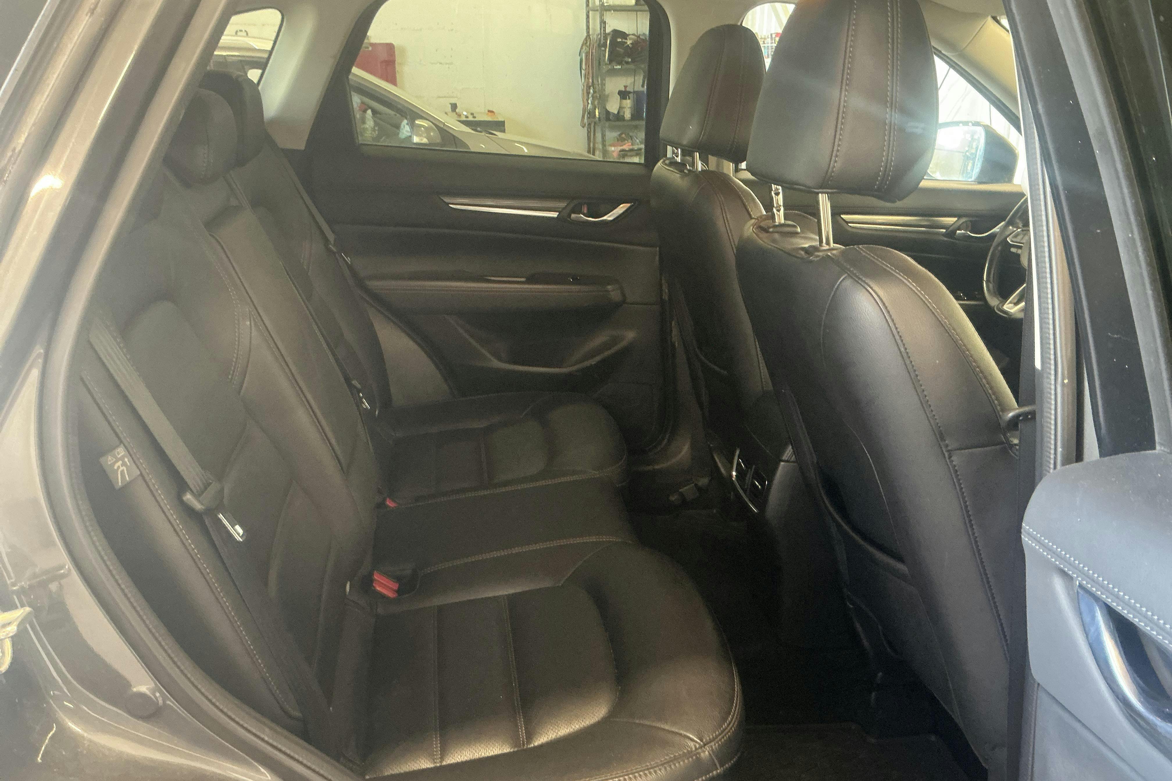 Vehicle Image 8