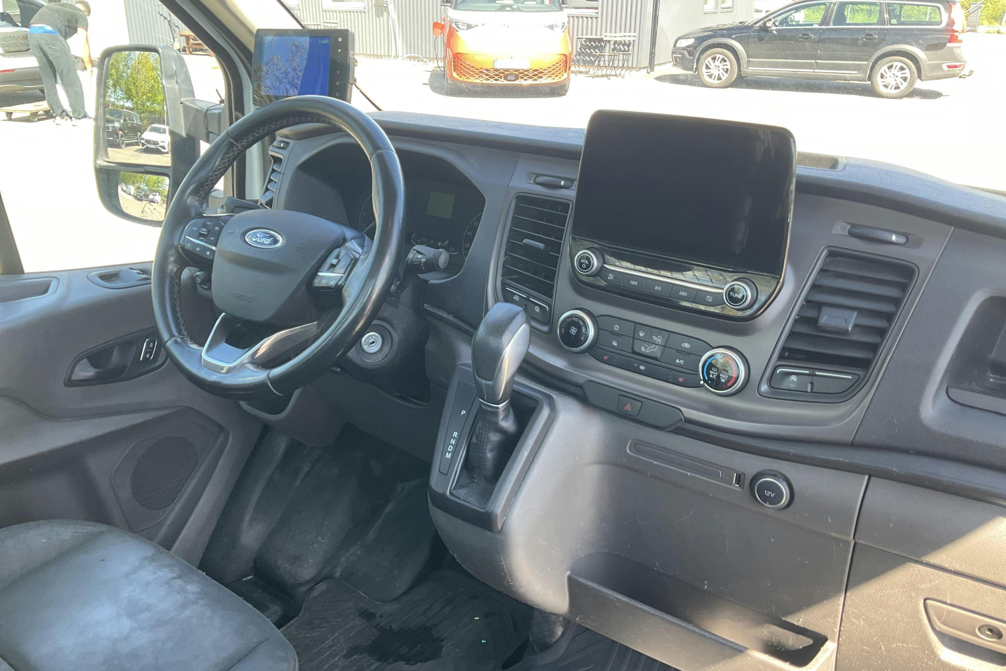 Vehicle Image 8