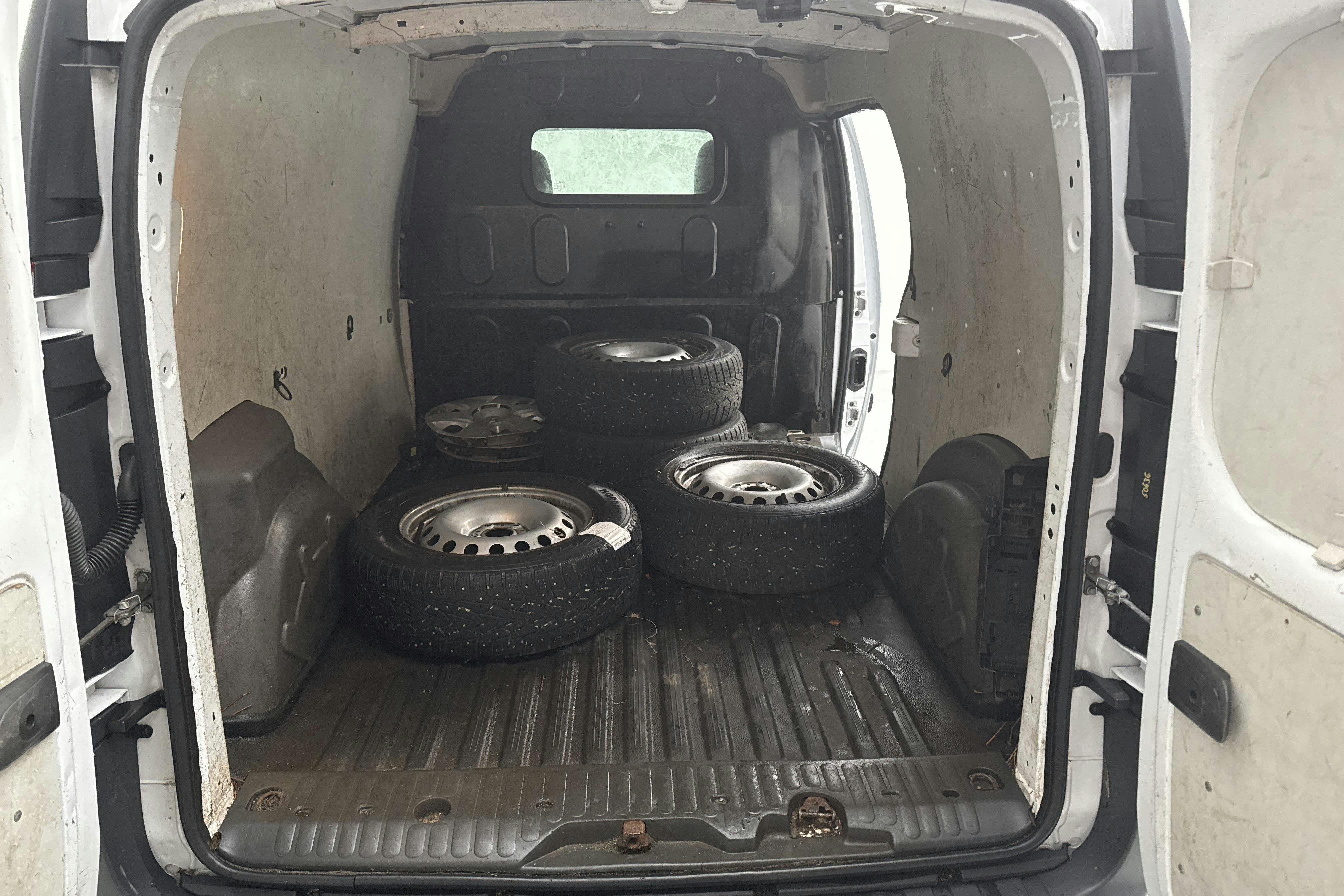 Vehicle Image 9