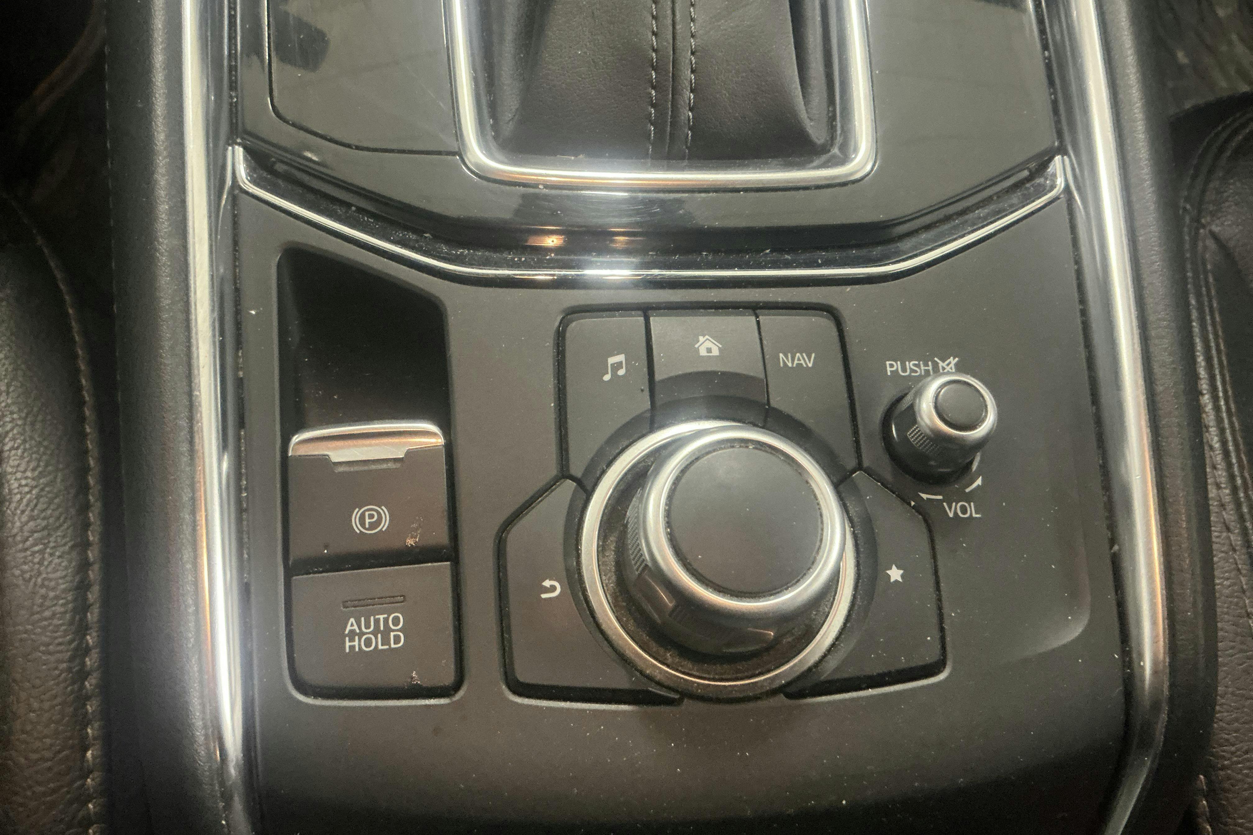 Vehicle Image 13