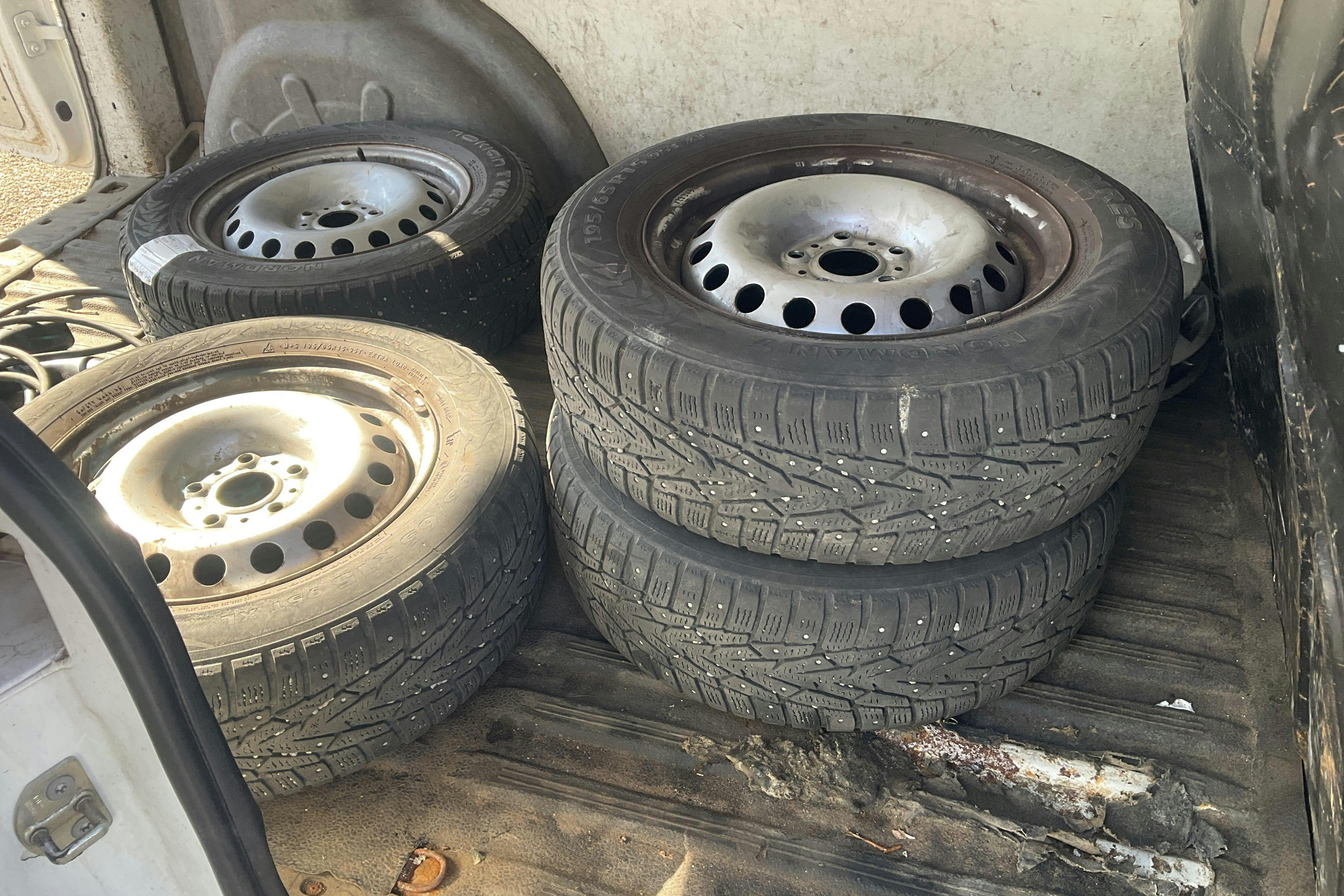 Vehicle Image 13