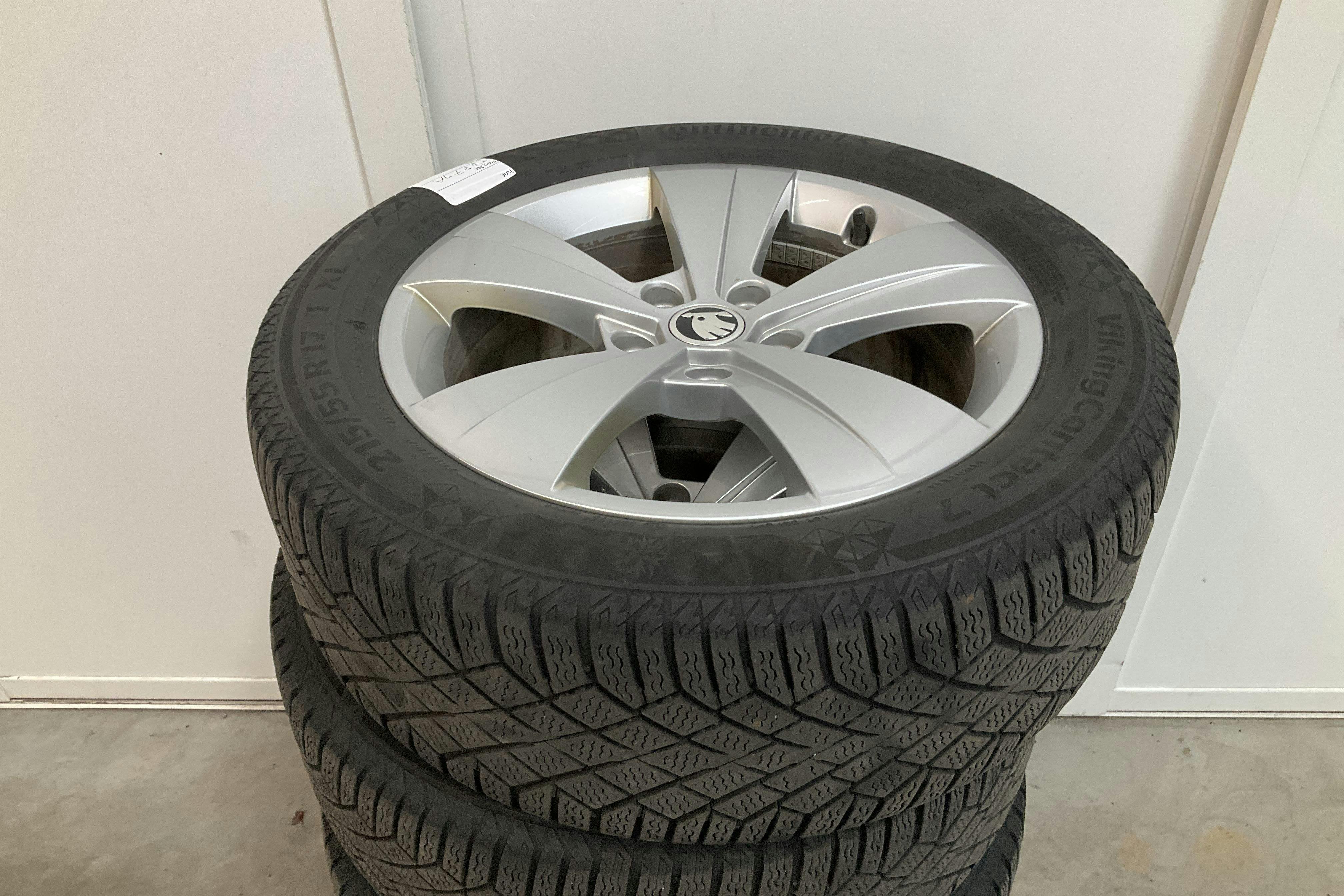 Vehicle Image 16