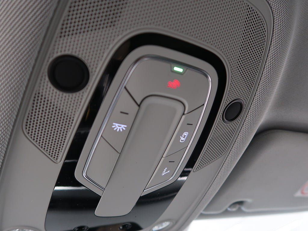 Vehicle Image 35