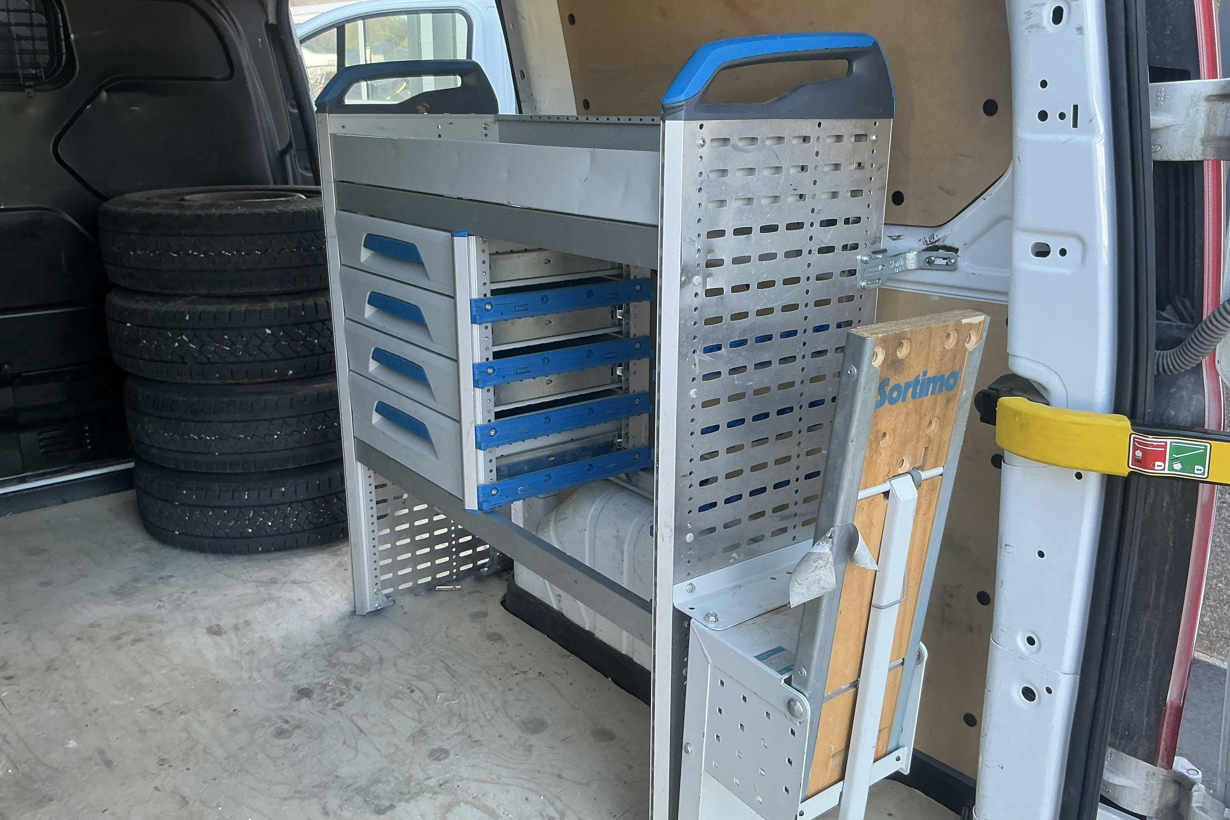 Vehicle Image 12
