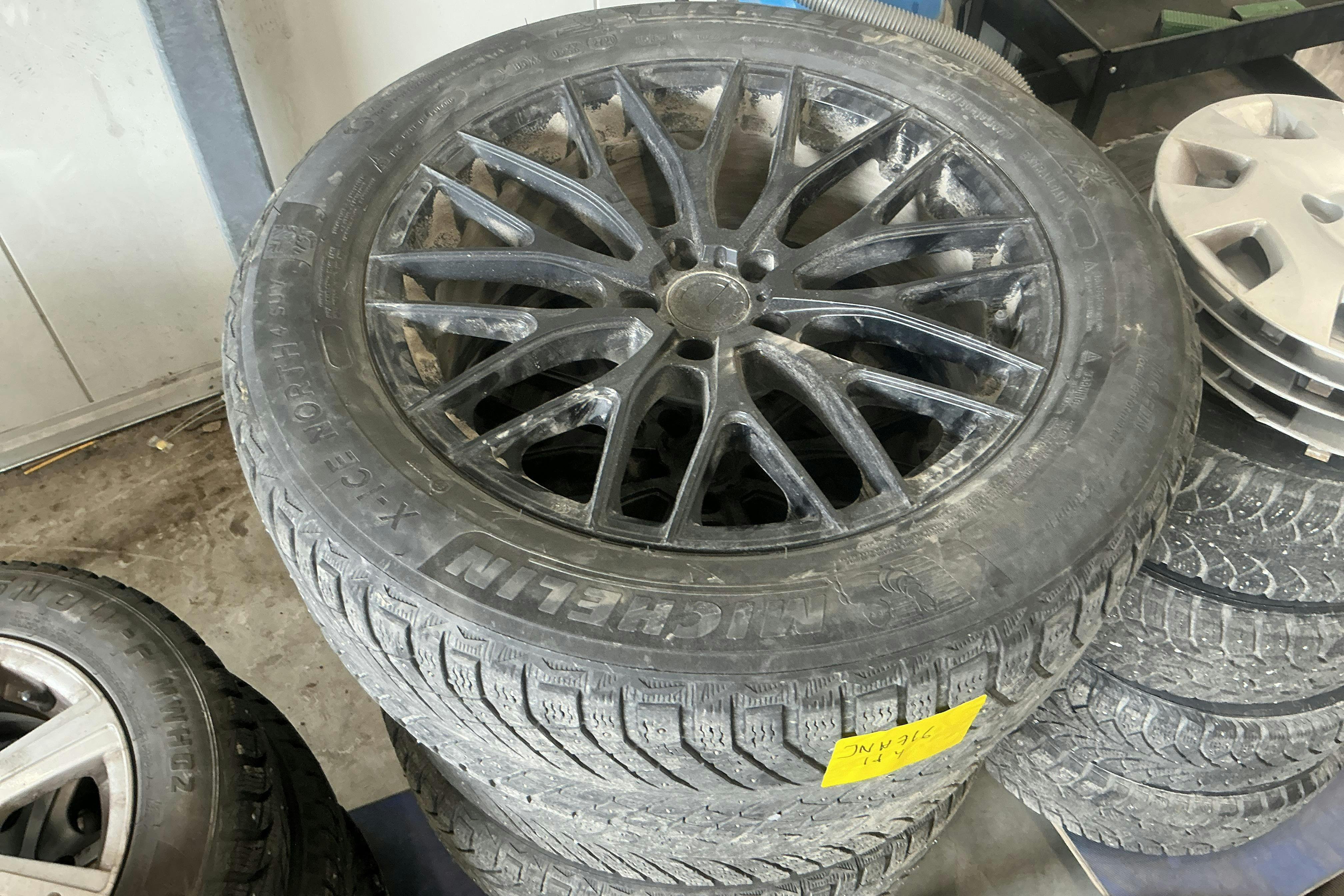 Vehicle Image 16
