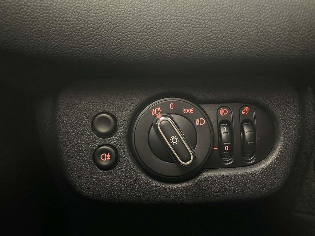 Vehicle Image 34
