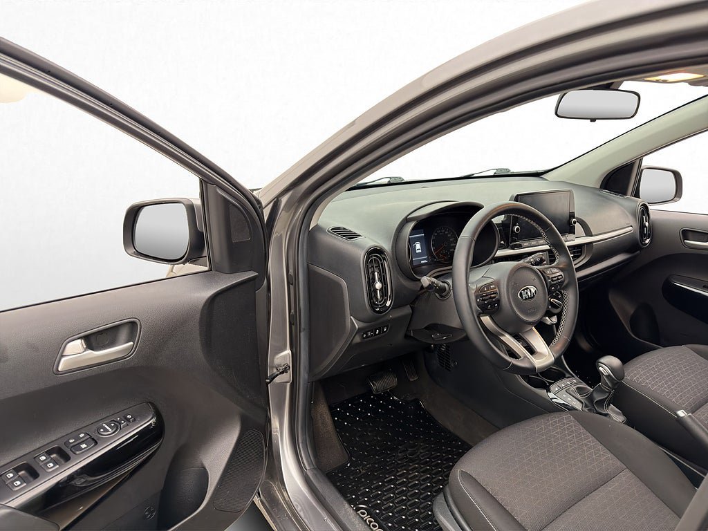 Vehicle Image 10