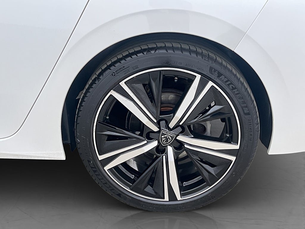 Vehicle Image 30