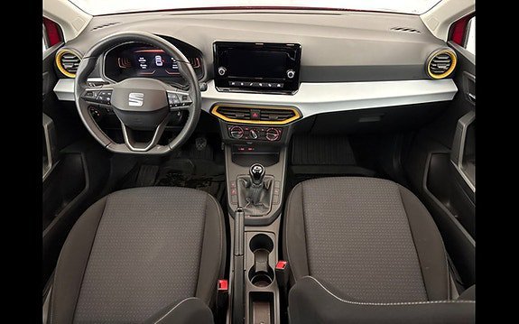 Vehicle Image 9